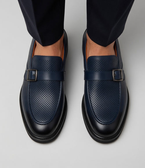 Mocassin à boucle simple perforé